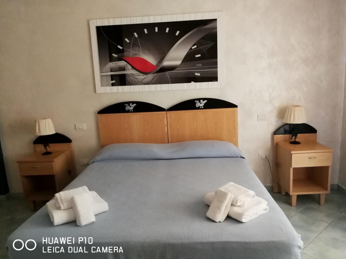 Hotel Villa Del Mare Sìnnai Værelse billede